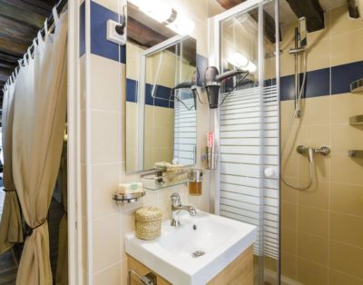 CHAMPS ELYSÉES NEAR PRESIDENT HOUSE 4/5P