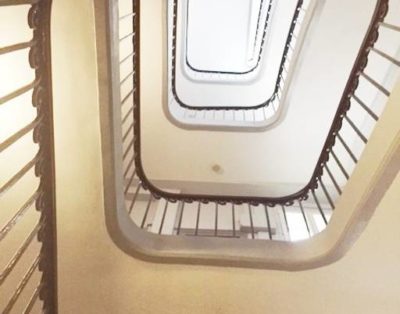 CHAMPS ELYSÉES NEAR PRESIDENT HOUSE 4/5P