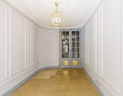 CHAMPS ELYSÉES NEAR PRESIDENT HOUSE 4/5P